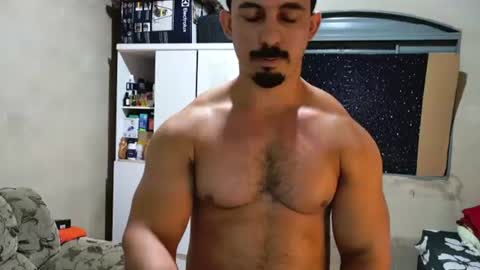 Snapshot of superbigmr chatting on June 18, 10:14 pm james online show from June 18, 10:14 pm