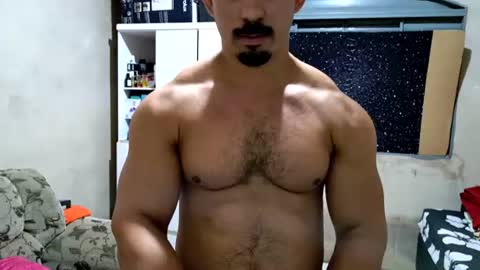 Snapshot of superbigmr chatting on June 19, 11:19 pm james online show from June 19, 11:19 pm