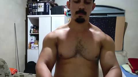 Snapshot of superbigmr chatting on July 29, 12:42 am james online show from July 29, 12:42 am