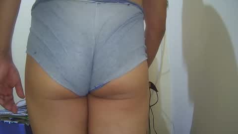 Snapshot of superboy977 chatting on December 22, 6:21 am superboy977 online show from December 22, 6:21 am