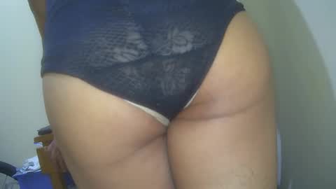 Snapshot of superboy977 chatting on February 22, 4:02 am superboy977 online show from February 22, 4:02 am