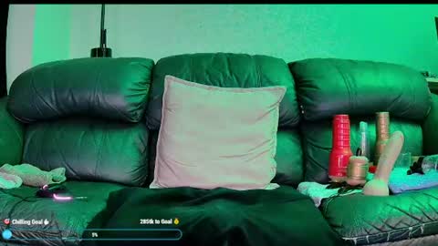 Snapshot of superduty5speed chatting on June 21, 7:49 pm Thomas online show from June 21, 7:49 pm