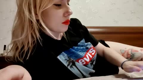 Annie online show from December 7, 3:08 pm