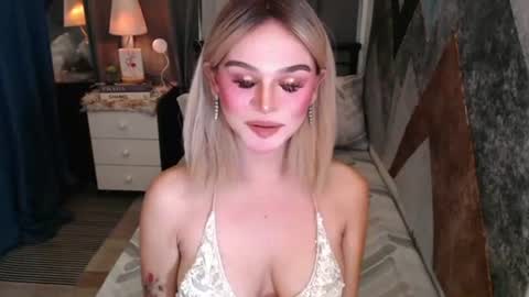Snapshot of superh0tangelxx chatting on June 19, 3:00 am CARMINA online show from June 19, 3:00 am