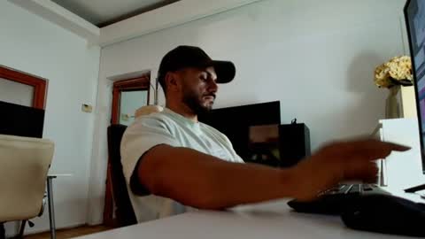 Snapshot of supermanboyxxl chatting on July 15, 5:23 am supermanboyxxl online show from July 15, 5:23 am