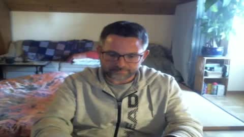 Snapshot of supersquirrel81 chatting on April 22, 5:14 pm supersquirrel81 online show from April 22, 5:14 pm