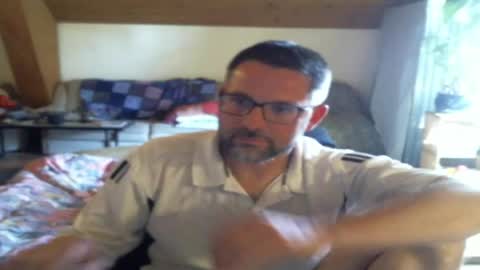 Snapshot of supersquirrel81 chatting on April 25, 2:25 pm supersquirrel81 online show from April 25, 2:25 pm