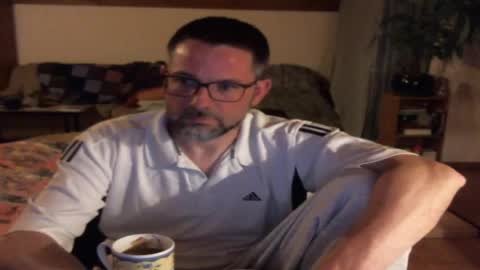 Snapshot of supersquirrel81 chatting on April 26, 2:31 am supersquirrel81 online show from April 26, 2:31 am