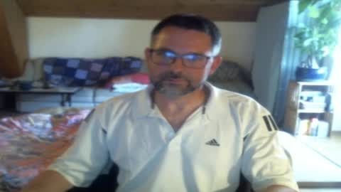Snapshot of supersquirrel81 chatting on April 26, 2:37 pm supersquirrel81 online show from April 26, 2:37 pm