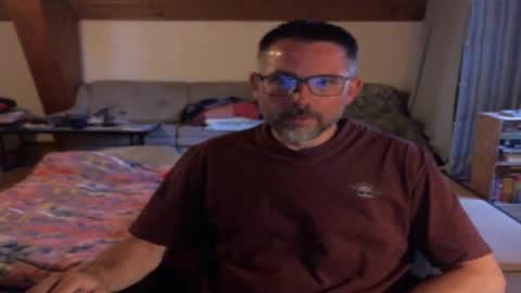 Snapshot of supersquirrel81 chatting on June 14, 4:31 pm supersquirrel81 online show from June 14, 4:31 pm