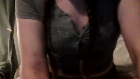 Snapshot of suppitsyelliee chatting on June 22, 8:22 am suppitsyelliee online show from June 22, 8:22 am