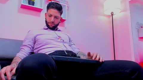 supreme_alpha_ online show from November 27, 9:28 pm