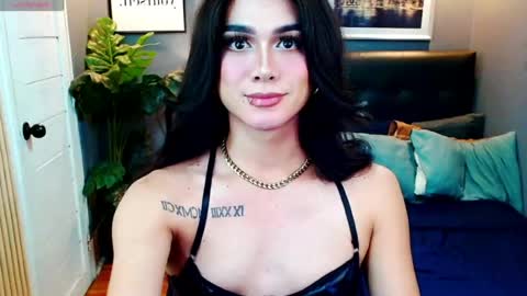 Snapshot of supreme_deity chatting on June 25, 6:51 am DIANNA online show from June 25, 6:51 am