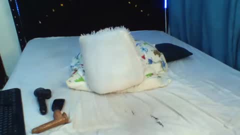 Snapshot of sure_heart chatting on January 26, 5:23 am sure_heart online show from January 26, 5:23 am