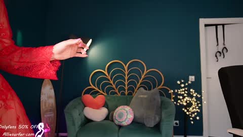 Allie online show from February 14, 5:53 pm