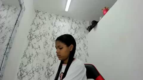 suri online show from May 10, 1:49 pm