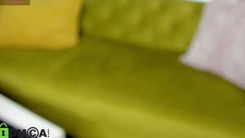 Snapshot of susan__clark chatting on November 1, 1:07 am Annie online show from November 1, 1:07 am