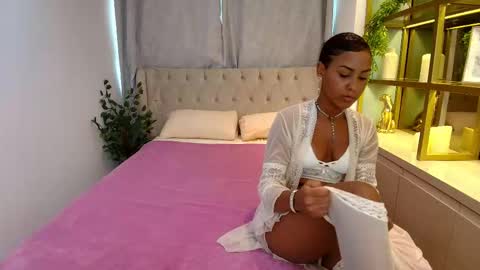 Susan online show from February 22, 7:23 pm