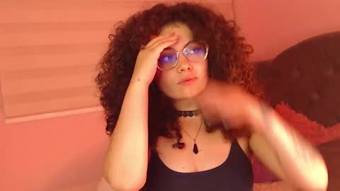 Snapshot of susan_bluee chatting on December 15, 5:10 pm Susan online show from December 15, 5:10 pm