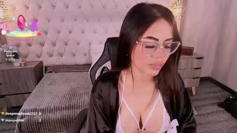 Snapshot of susan_voltaire chatting on May 11, 2:45 pm susan_voltaire online show from May 11, 2:45 pm