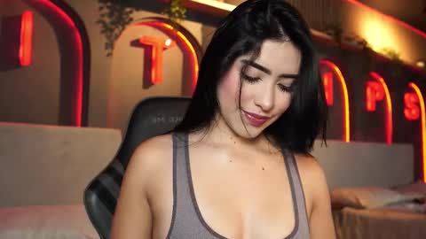 susan_wall online show from February 10, 7:40 pm