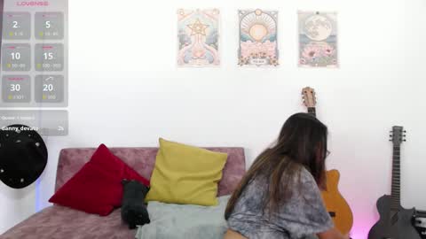 Susana hendrix    online show from September 13, 6:29 pm