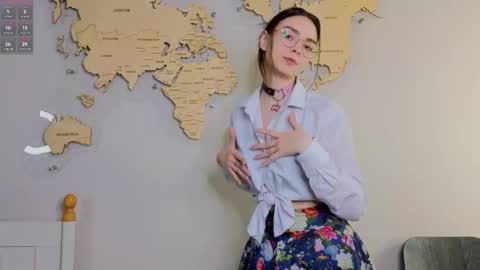 Snapshot of susannahtrojahn chatting on March 3, 3:18 pm susannahtrojahn online show from March 3, 3:18 pm