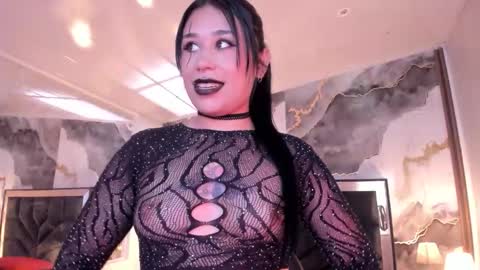 susanvilla online show from March 25, 7:42 pm