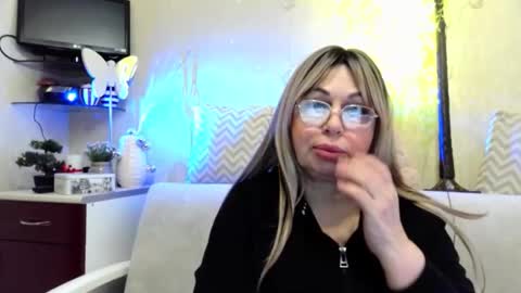 SusiexNoreen online show from April 14, 1:22 am