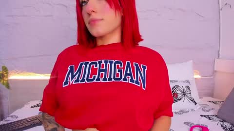 Snapshot of sussy1x_ chatting on April 2, 3:48 am Susy online show from April 2, 3:48 am