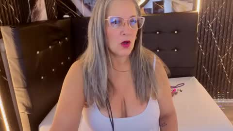 Sussy  online show from May 24, 3:00 am