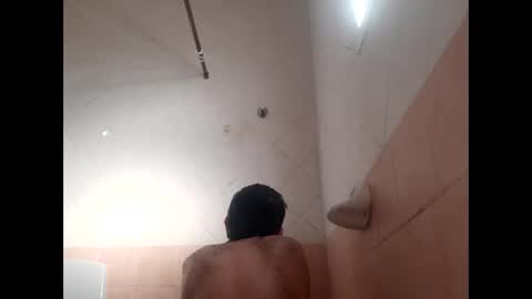 Snapshot of suxc69 chatting on April 29, 2:37 am sexindi007 online show from April 29, 2:37 am