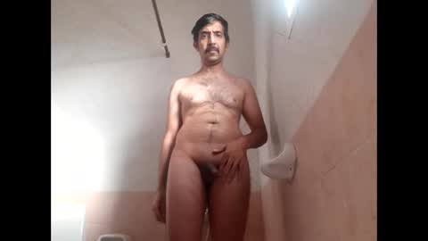 Snapshot of suxc69 chatting on June 1, 2:24 am sexindi007 online show from June 1, 2:24 am