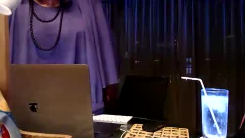 My name is Sissy or more fully Suzanna Aprilia Maria Mariquita Catarina Chinita Banci. Soy una puta - que chimba ladybug online show from December 2, 2:12 pm