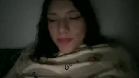 Snapshot of suzyishellawet chatting on March 5, 8:32 am Suzy online show from March 5, 8:32 am