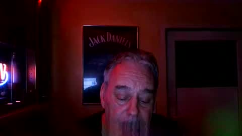 Snapshot of sven1405 chatting on October 14, 4:13 am sven1405 online show from October 14, 4:13 am