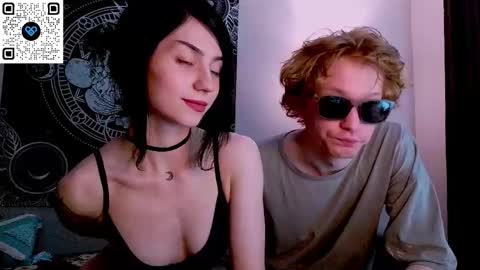 sweaties3 online show from November 18, 4:22 pm