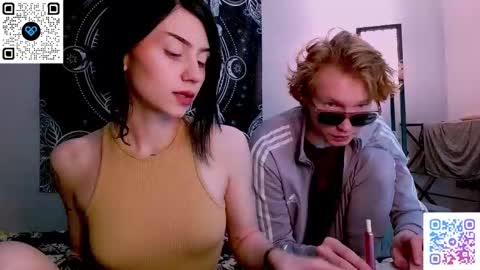 sweaties3 online show from November 23, 10:59 am