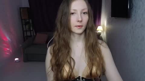 Snapshot of sweeet_lilit chatting on March 15, 9:21 pm SwitLilit online show from March 15, 9:21 pm