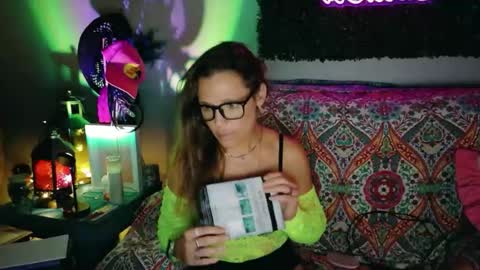 sweeetttea online show from June 26, 6:01 pm