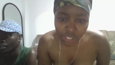 Snapshot of sweerie20 chatting on December 17, 8:31 am sweerie20 online show from December 17, 8:31 am