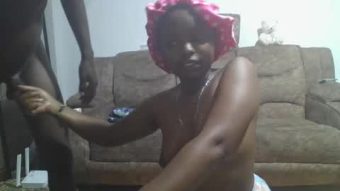 Snapshot of sweerie20 chatting on December 18, 11:22 pm sweerie20 online show from December 18, 11:22 pm