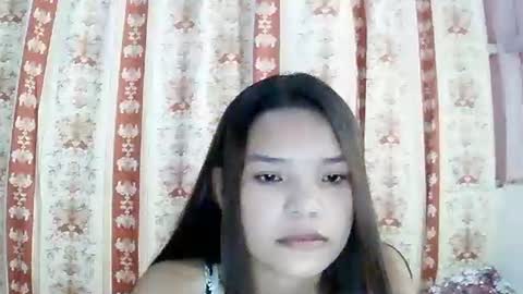Snapshot of sweet01pinay chatting on May 5, 8:11 am sweet01pinay online show from May 5, 8:11 am