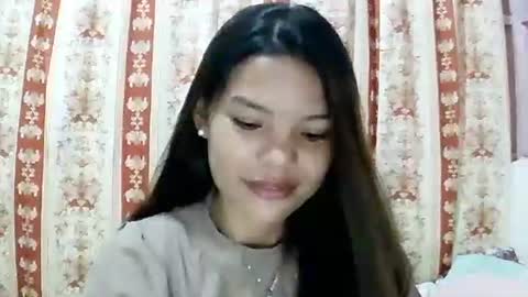 Snapshot of sweet01pinay chatting on May 6, 2:22 pm sweet01pinay online show from May 6, 2:22 pm