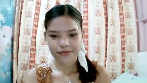 Snapshot of sweet01pinay chatting on May 8, 7:46 am sweet01pinay online show from May 8, 7:46 am