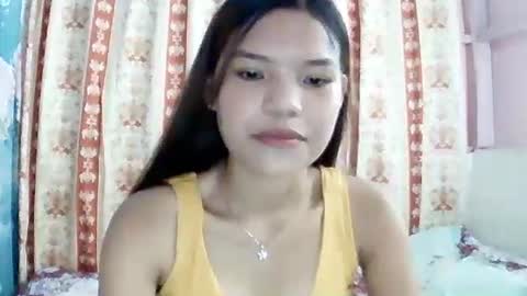 Snapshot of sweet01pinay chatting on May 9, 2:28 am sweet01pinay online show from May 9, 2:28 am