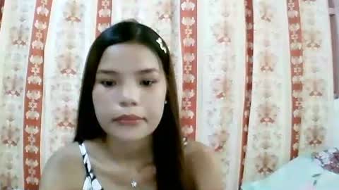Snapshot of sweet01pinay chatting on May 16, 6:43 am sweet01pinay online show from May 16, 6:43 am