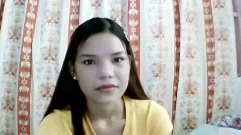 Snapshot of sweet01pinay chatting on May 17, 5:05 am sweet01pinay online show from May 17, 5:05 am