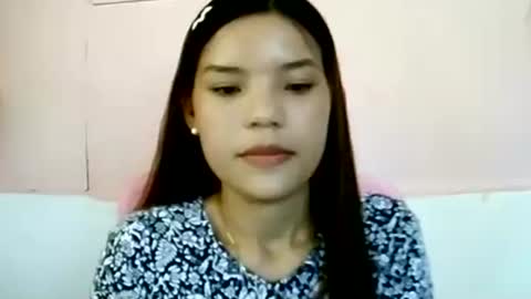 Snapshot of sweet01pinay chatting on May 20, 5:35 am sweet01pinay online show from May 20, 5:35 am