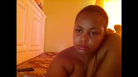 Snapshot of sweet52537 chatting on October 19, 7:20 am sweet52537 online show from October 19, 7:20 am